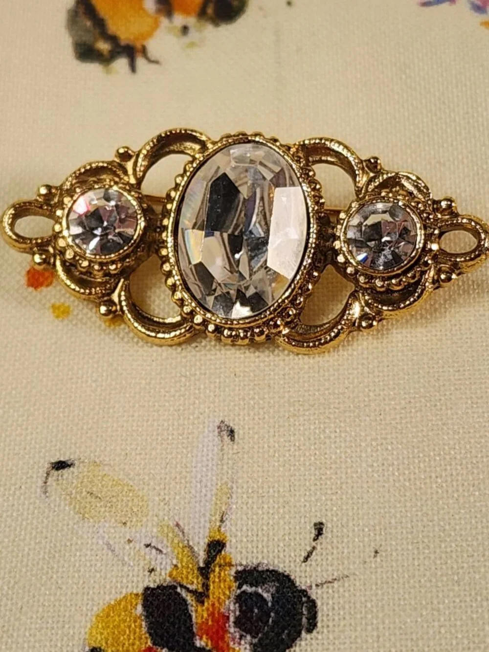 GORGEOUS 1928 Jewelry Company Gold-Tone Victorian Revival Bar Pin Brooch